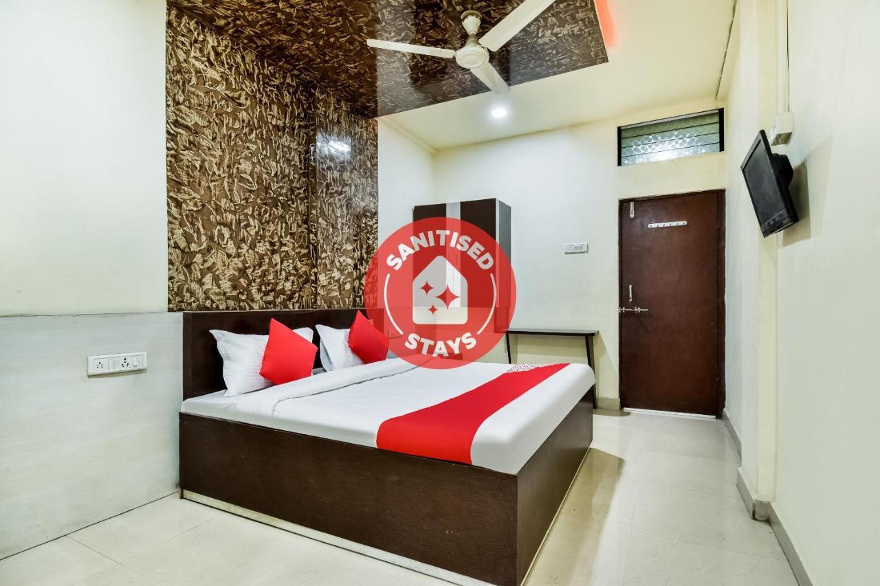 Hotel O Aryan Khāmgaon Exteriör bild