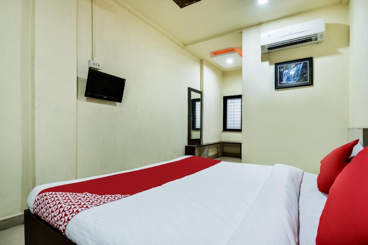 Hotel O Aryan Khāmgaon Exteriör bild