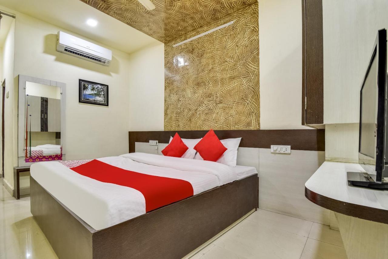 Hotel O Aryan Khāmgaon Exteriör bild