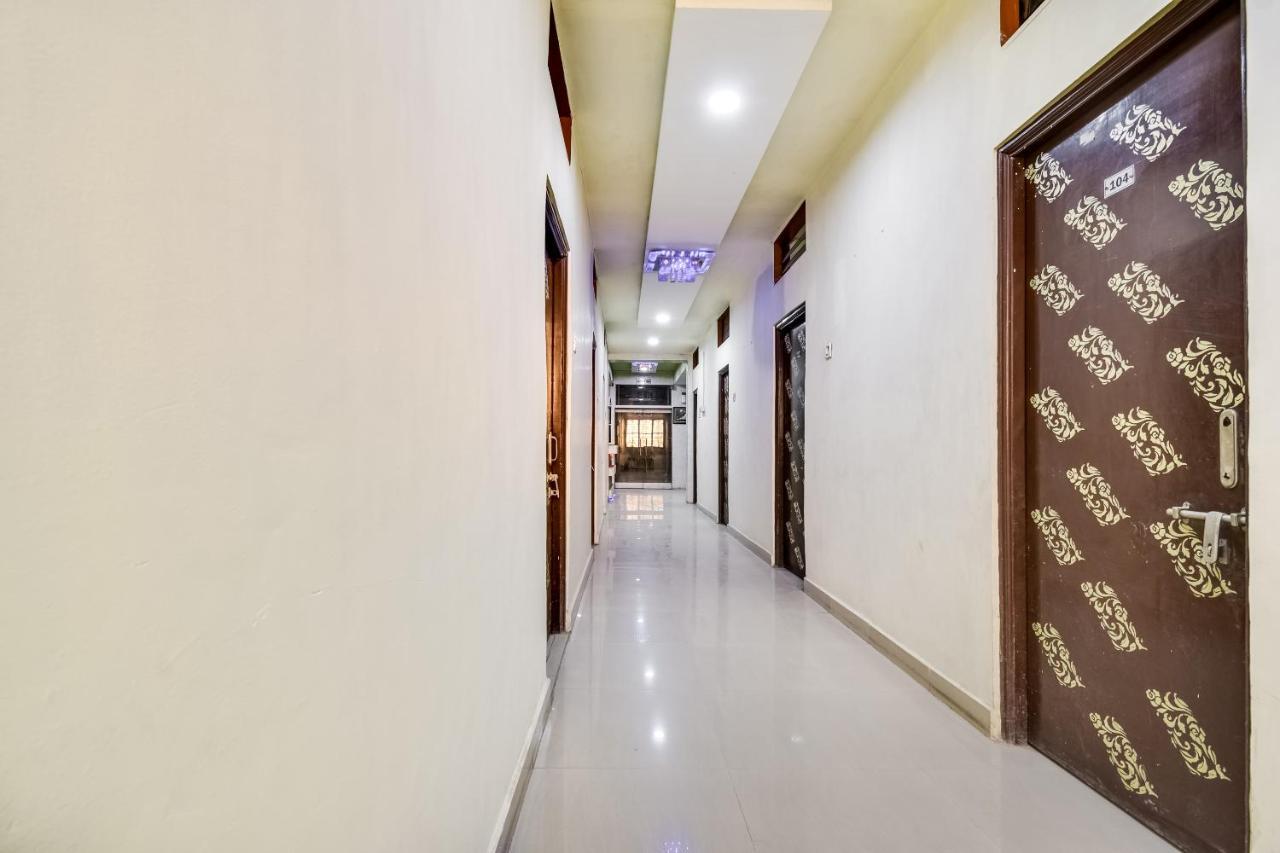 Hotel O Aryan Khāmgaon Exteriör bild