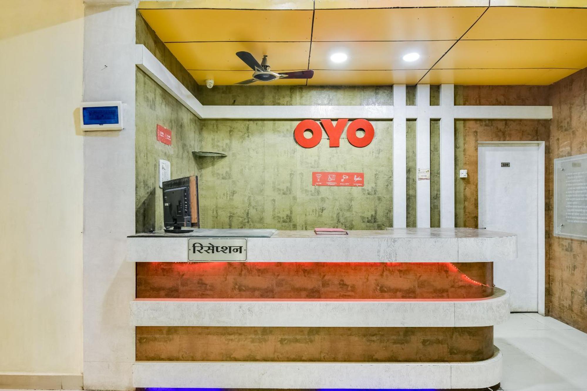 Hotel O Aryan Khāmgaon Exteriör bild